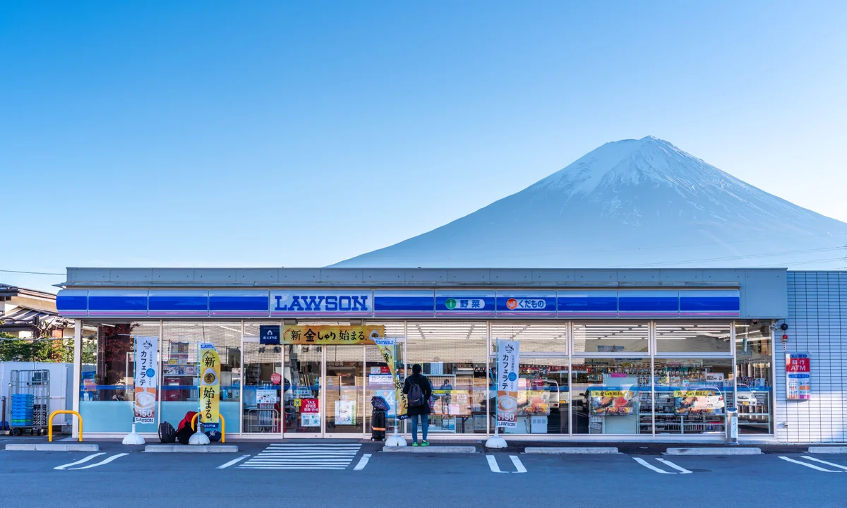 Mount Fuji-blocking barrier